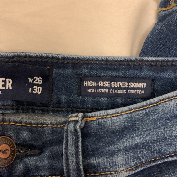 hollister skinny jeans!!💙 - Picture 2 of 3